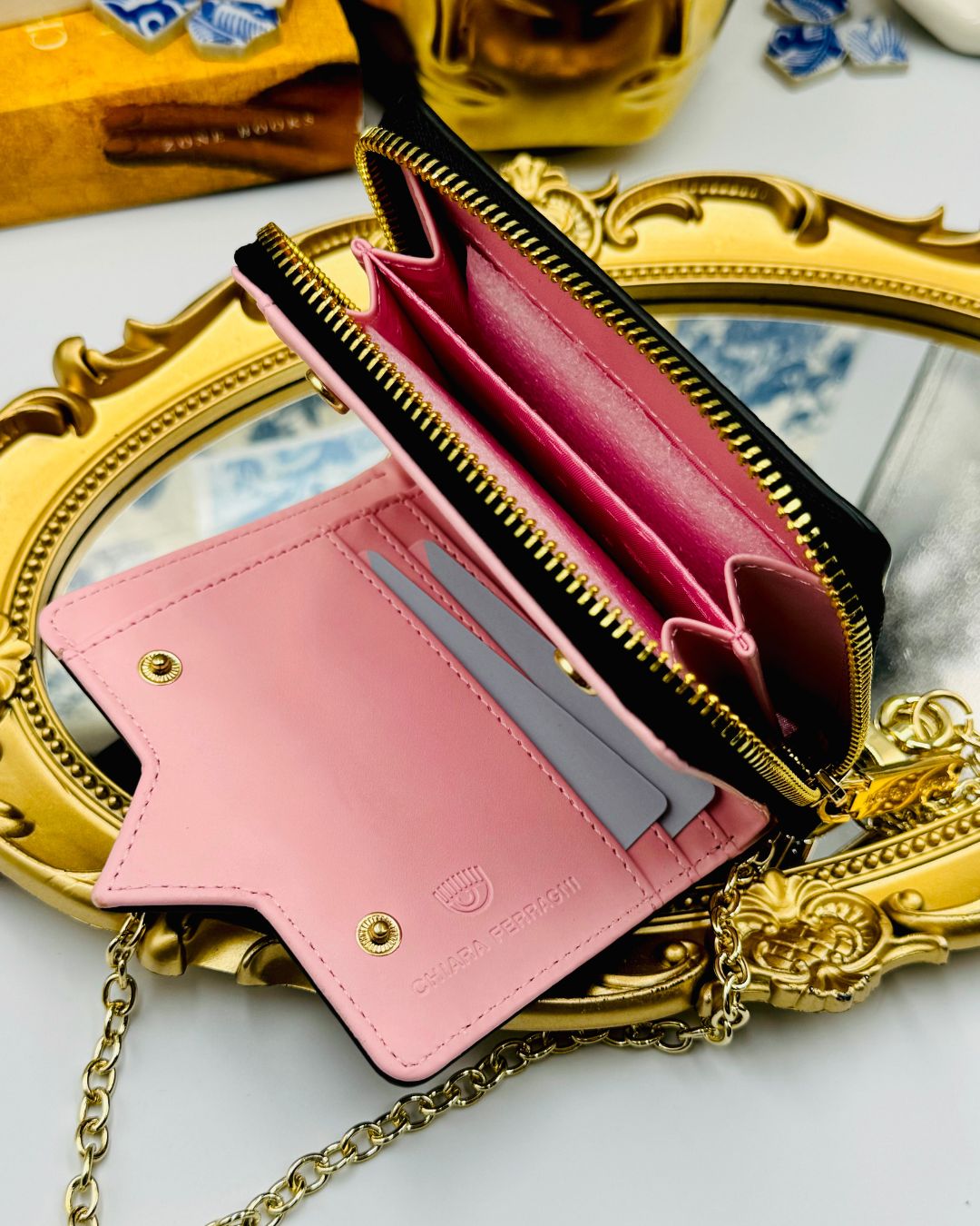 Black Chiara Ferragni Eyelike wallet on chain, interior view
