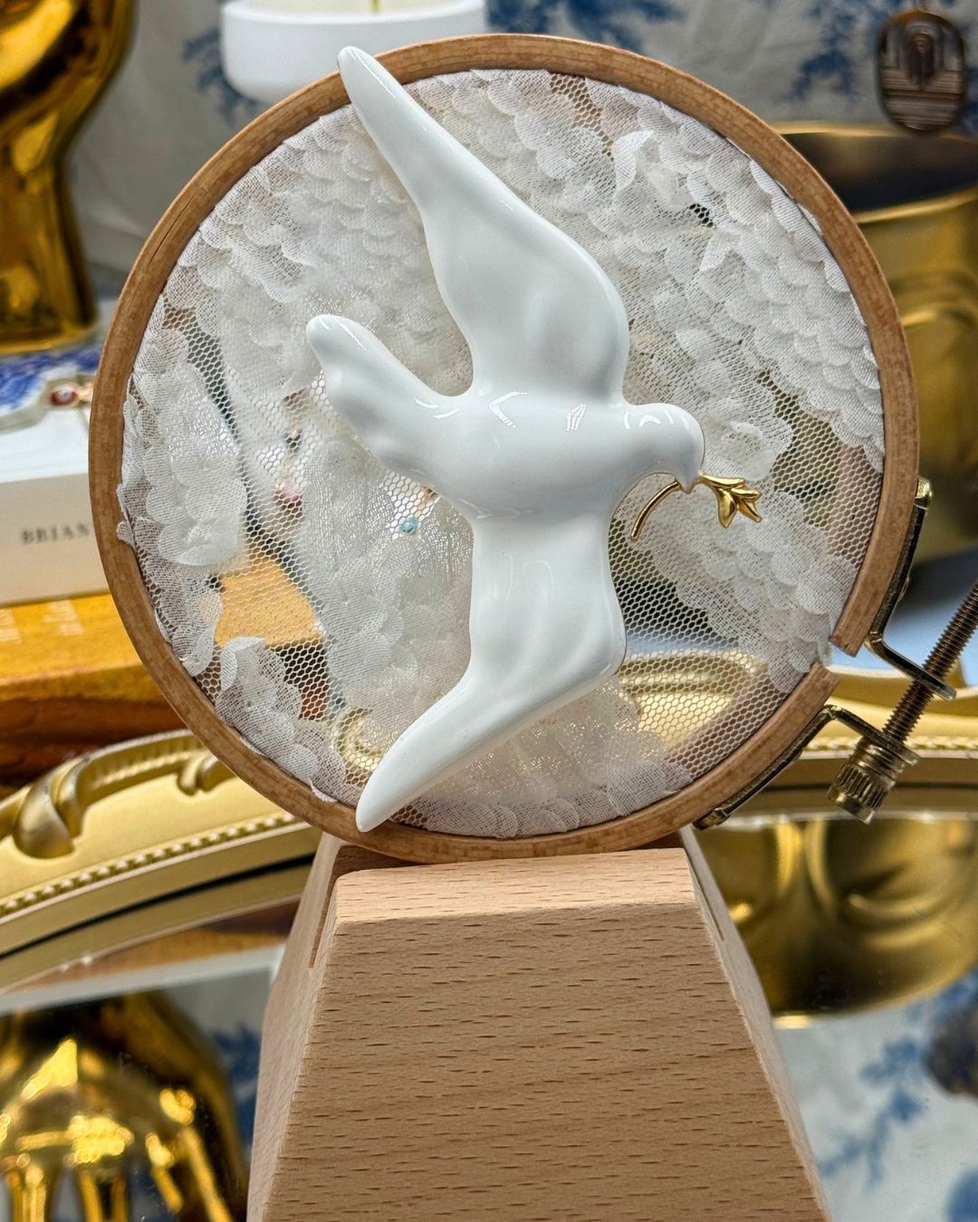 Front profile of SCHIAPARELLI museum collection white dove brooch