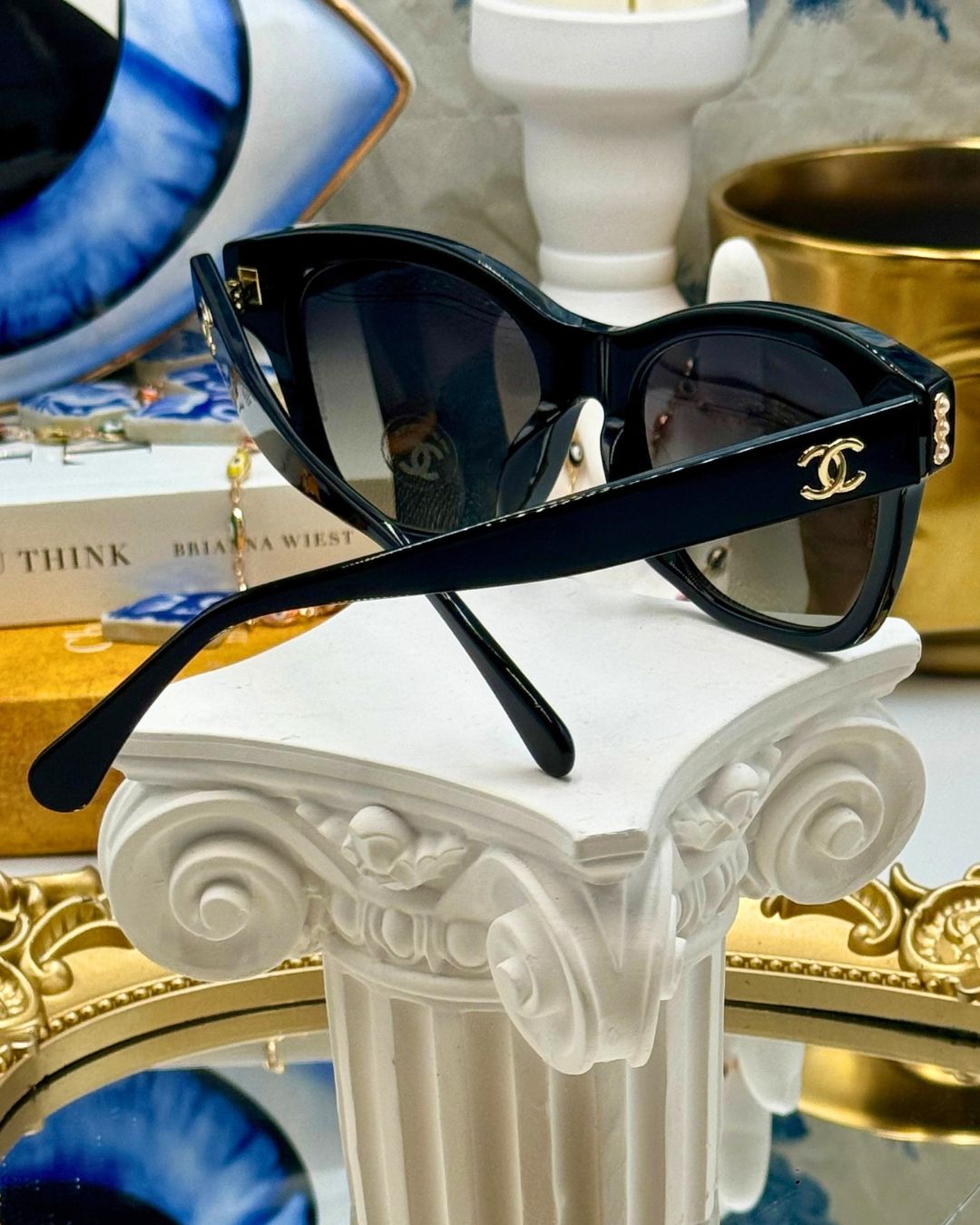 Black acetate temple of CHANEL 5482H square sunglasses