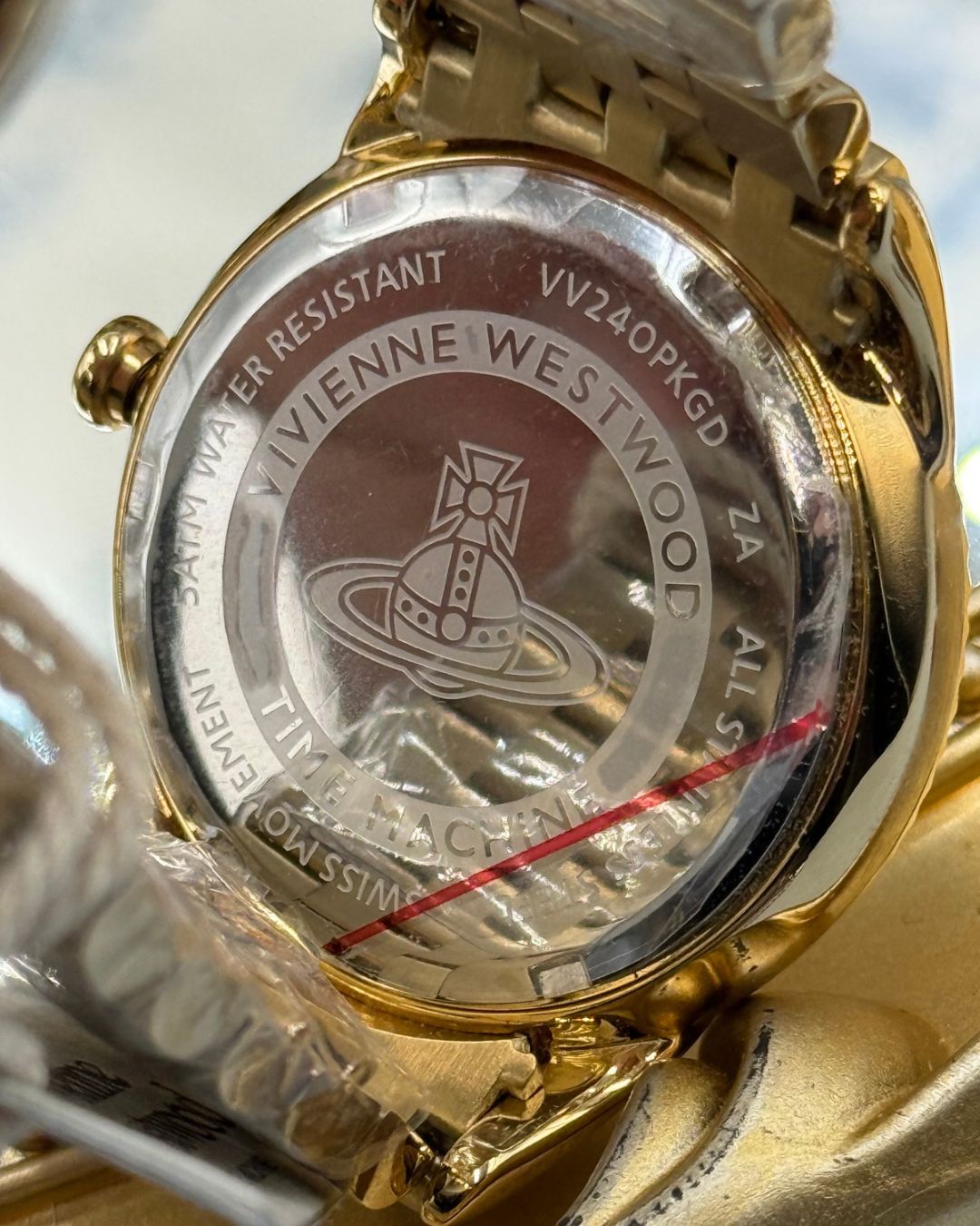 Engraved case back of VIVIENNE WESTWOOD Seymour watch