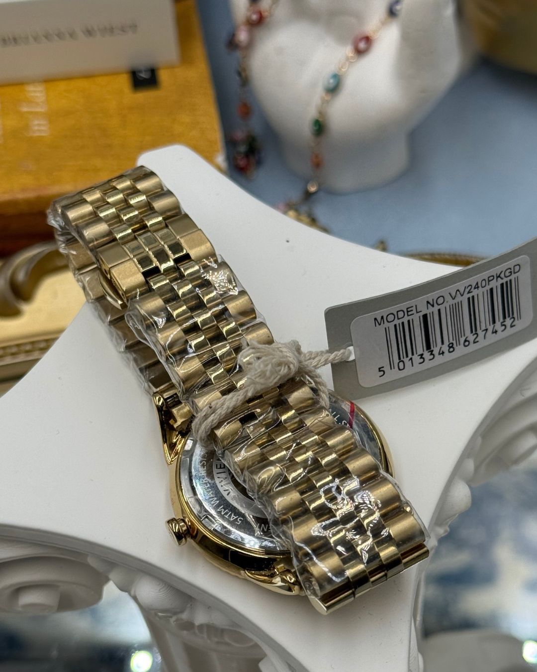 Push-button butterfly clasp on VIVIENNE WESTWOOD Seymour watch