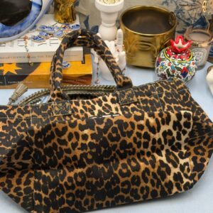 Bottom of of GANNI x DISNEY Daisy Duck Leopard Small Tote