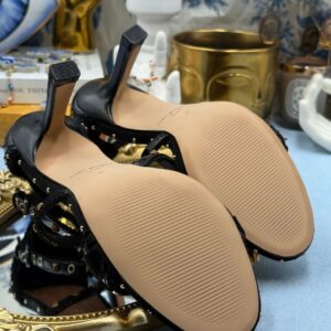 Sole and size marking of KURT GEIGER LONDON Mini Bow Eyelet Sandal in EU 37
