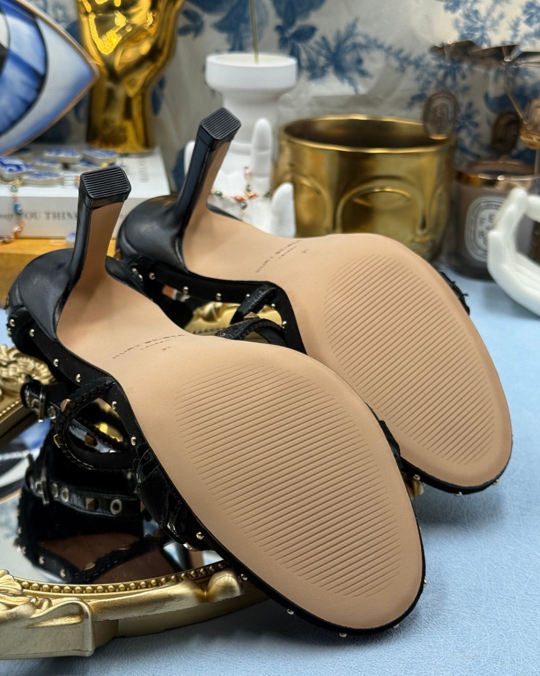 Sole and size marking of KURT GEIGER LONDON Mini Bow Eyelet Sandal in EU 37