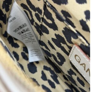 GANNI Butterfly Shoulder Bag in Off White, Interior
